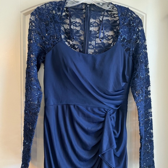 X by Xcape Lace Sleeve Side Ruching Gown Dress Size 6 - Picture 8 of 9